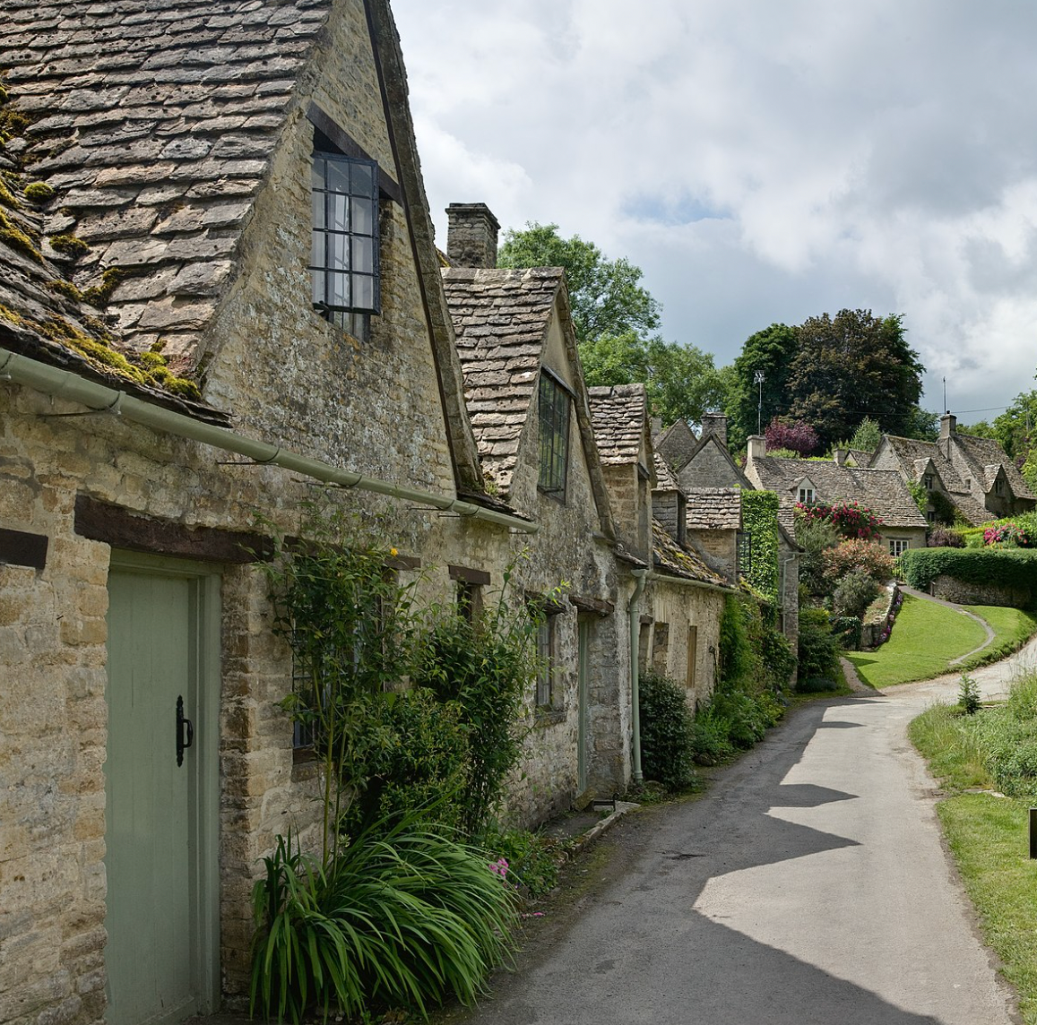 A Creative Way in The Cotswolds: Deposit